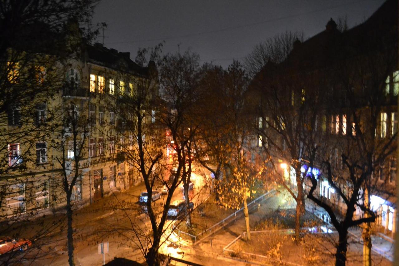 Lux Apartament На Левицького Лвив Екстериор снимка